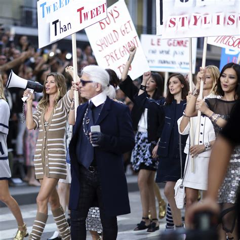 chanel la mode passe le style reste|Chanel : l'histoire mode de la marque, ses derniers défilés .